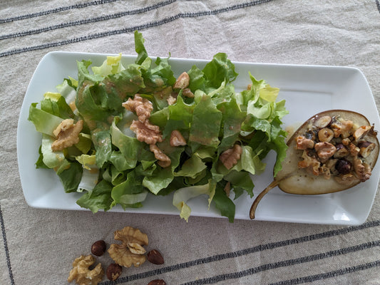 Gebratene Birne mit Endiviensalat