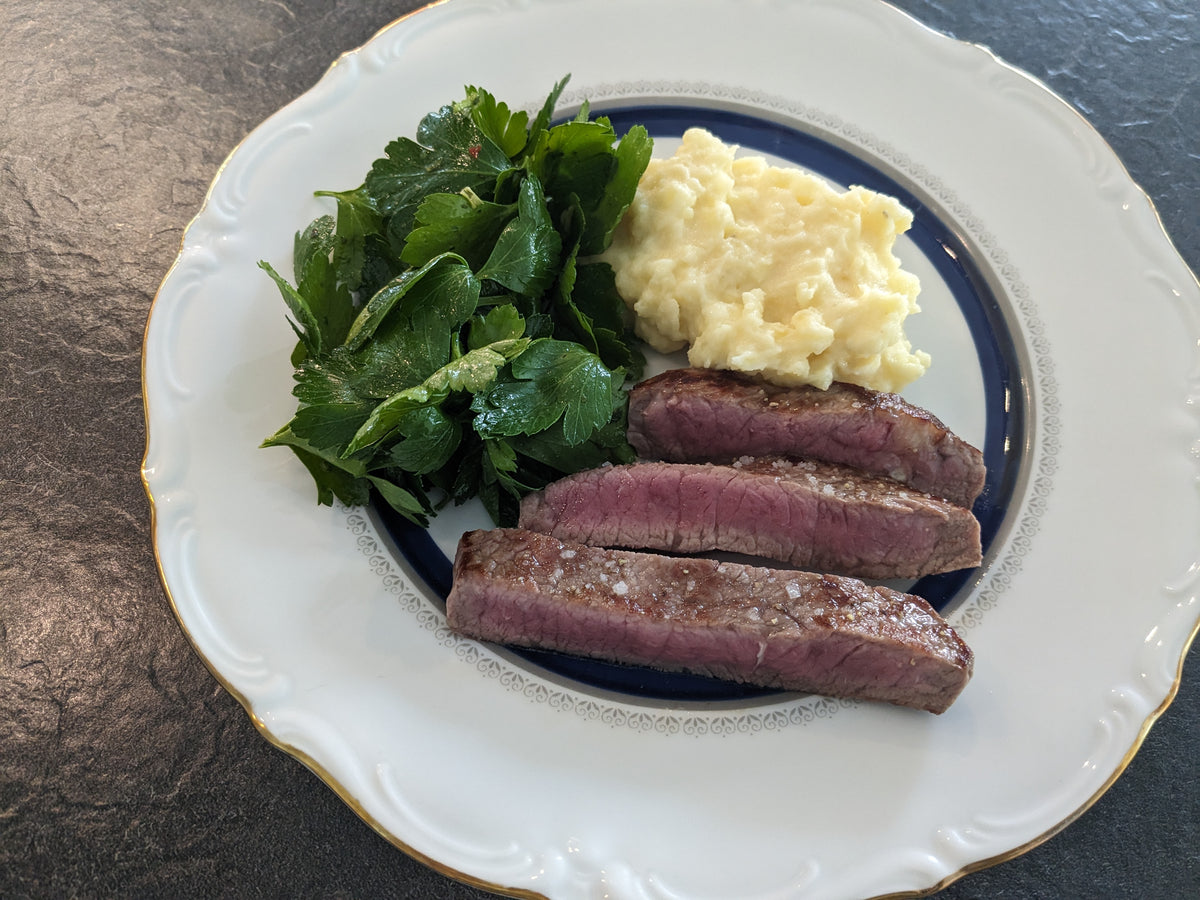 Aligot mit Petersiliensalat und Entrecote – Fromagerie Holzapfel