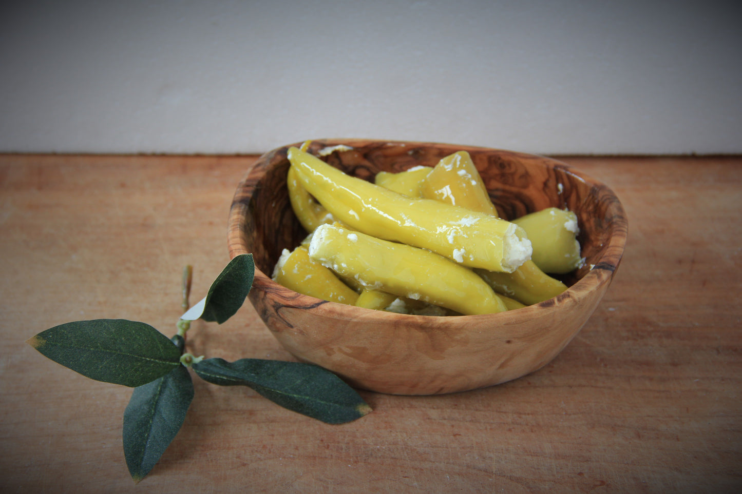 Pepperoni grün gefüllt