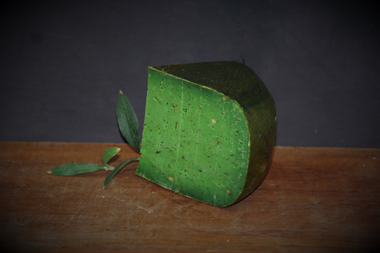 Grüner Pestogouda mit Pinienkernen